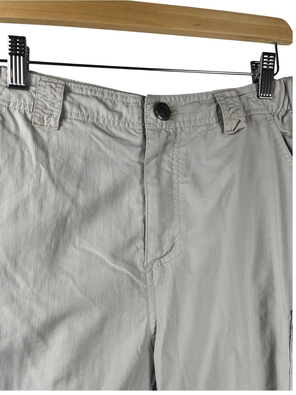 RColumbia Omni- ShadeMen's Cargo Shorts in Light Khaki - size 30 - Picture 6 of 8